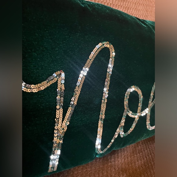 Christmas Noel pillow - Holiday decor green velvet w/ silver sequins - Picture 5 of 5